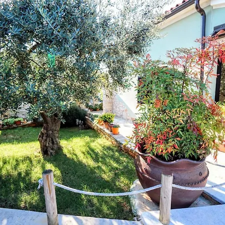 Apartments With Parking Space Umag - 27189 Umag