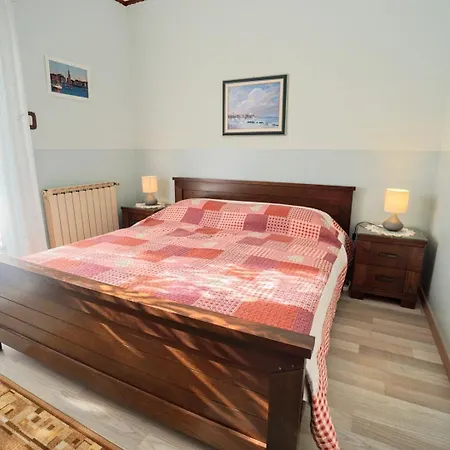 Apartments With Parking Space Umag - 27189 *