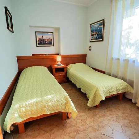 Apartments With Parking Space Umag - 27189 Daire