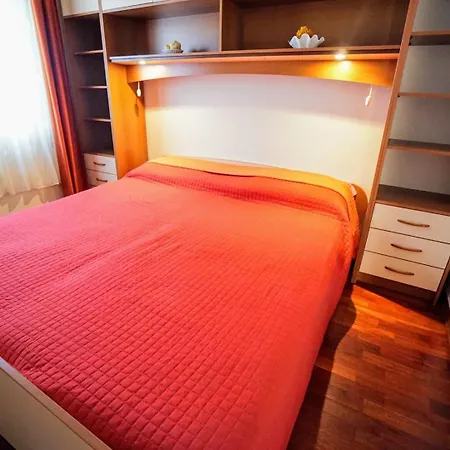 Daire Apartments With Parking Space Umag - 27189